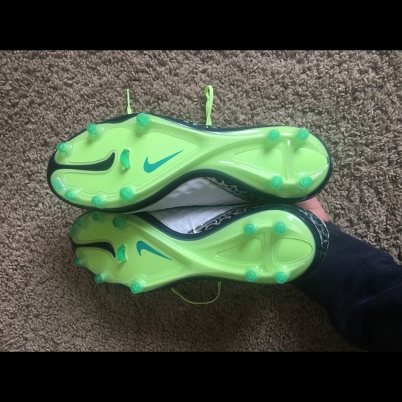 Nike Hypervenoms - Picture 4 of 5